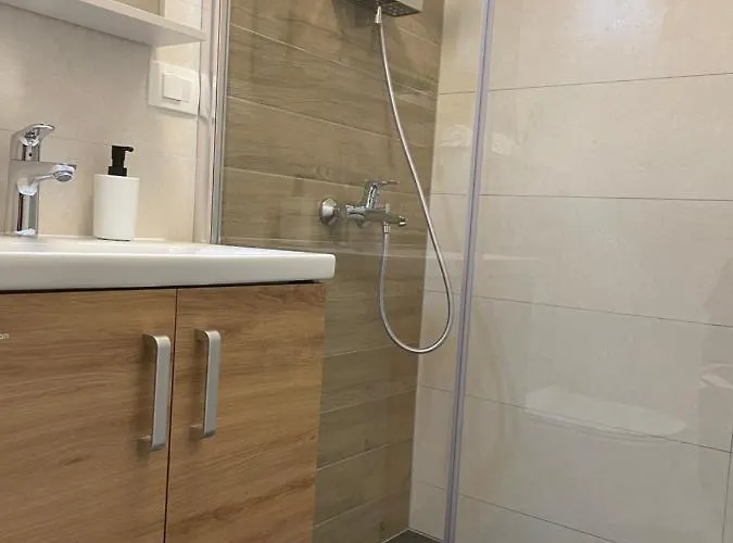 Ena Diva 자오스트로그