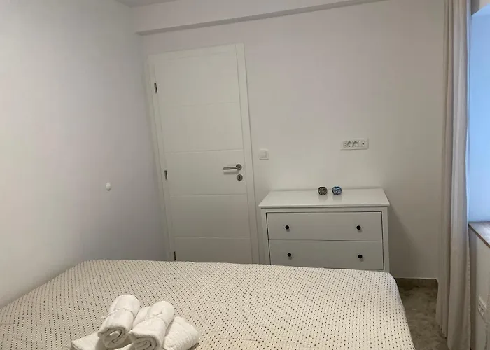 Ena Diva 자오스트로그